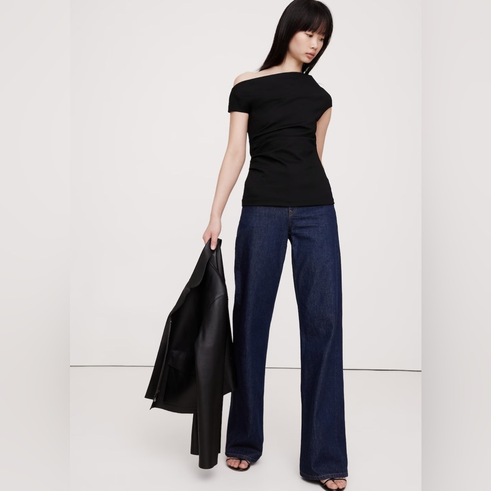 NWT Banana Republic Everywhere Ponte One Shoulder Black Top Size XL.